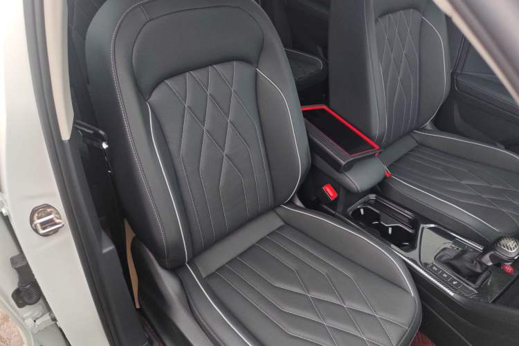 Used Volkswagen Tiguan L 2023 Restyled 330TSI Automatic Two-Wheel Drive R-Line Enhanced Comfort Version
