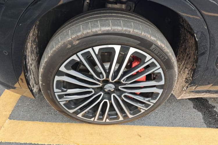 Used Nio ES8 2026 Model 6-seat Executive Signature Edition Left Front Wheel Hub