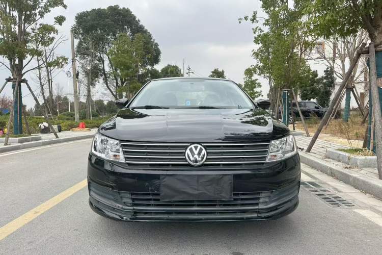 Used Volkswagen Lavida 2015 1.6L Manual Fashion Edition
