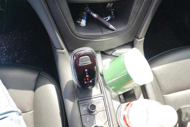 Used Cadillac XT5 2021 2.0T Two-Wheel Drive Luxury Version Gear Lever