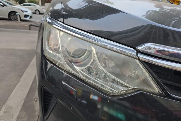 Used Toyota Camry 2016 Dual-Engine 2.5 HG 10th Anniversary Deluxe Navigation Edition Right Front Headlight