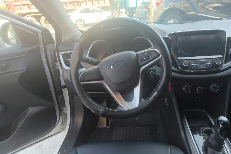 Used Chevrolet Monza 2019 Redline 320T Dual-Clutch Joyful Edition China VI Standard Steering Wheel