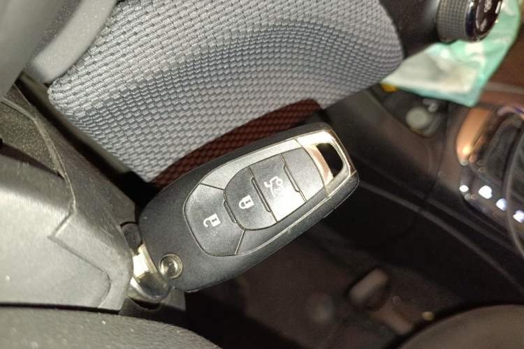 Used Chevrolet Cruze 2017 1.5L Automatic Pioneer Sunroof Edition
