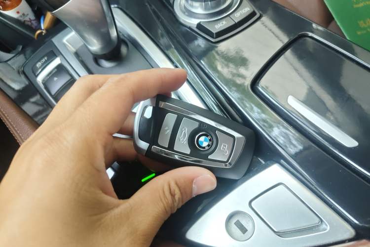 Used BMW 5 Series 2014 520Li Elegant Model
