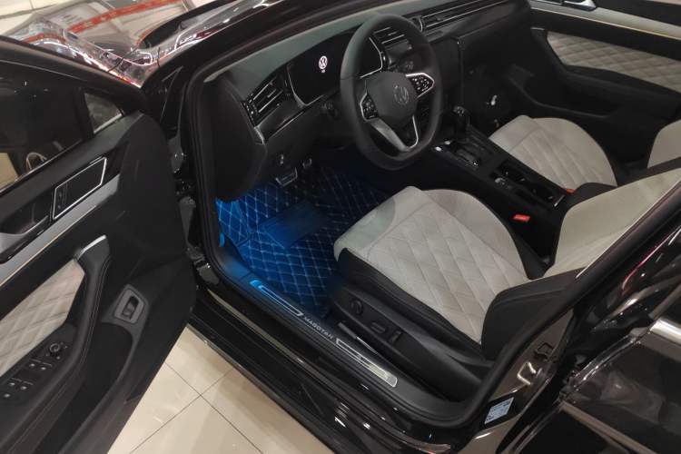 Used Volkswagen Magotan 2025 Revised Version Zhongxiang Edition 330TSI DSG Luxury Trim