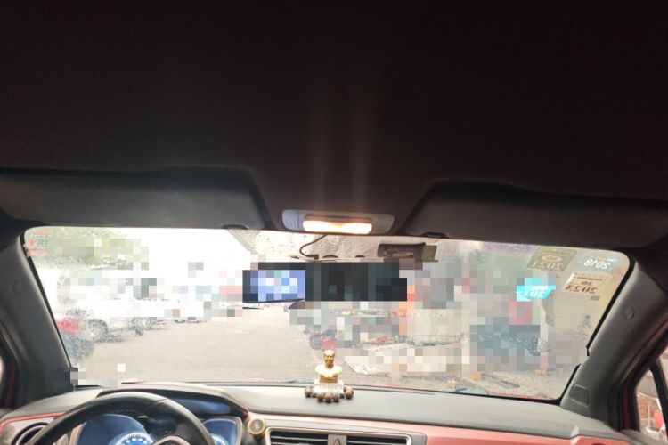 Used Brilliance V3 2015 1.5L Automatic Elite Model Headliner