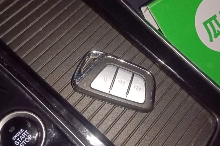 Used SOL X8 2021 300T DCT Leading Smart Connectivity Version 7 Seats