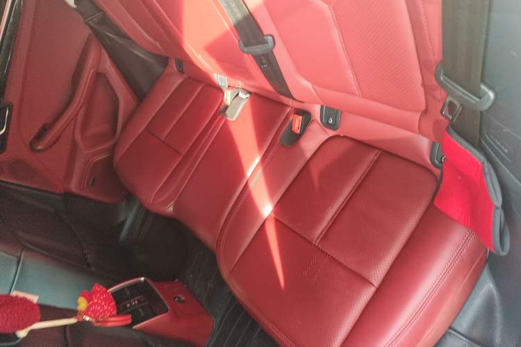 Used Porsche Macan 2022 Macan S 2.9T Left Rear Seat