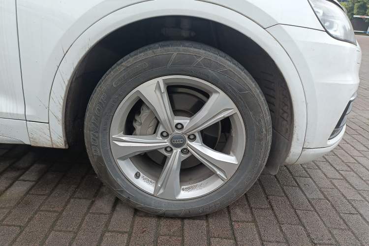 Used Audi Q5L 2018 40 TFSI Prestige Edition China VI Emission Standard Right Front Wheel Hub