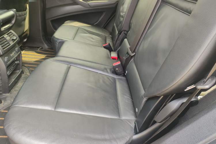 Used BMW X5 2011 xDrive35i Luxury Model
