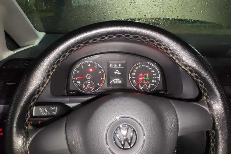 Used Volkswagen Touran 2013 1.4T DSG Comfort Edition 5-Seater Instrument Cluster