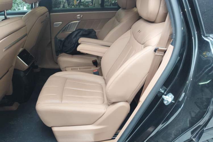 Used ONVO Luxeed L90 2025 Model—Max Six-Seater Version