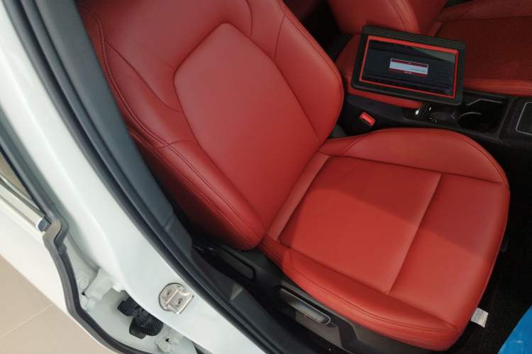 Used Volkswagen Golf 2023 Facelift 280TSI DSG R-Line Lite
