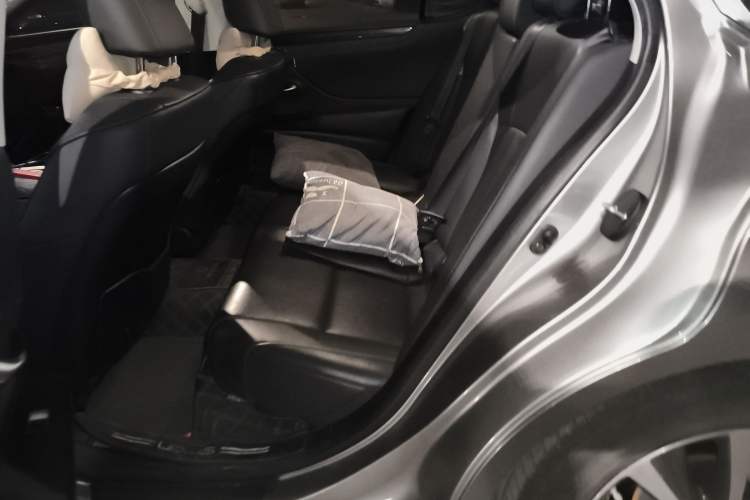 Used Lexus ES 2020 200 Excellence Edition