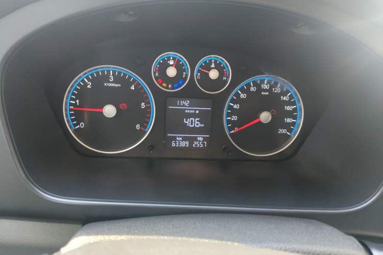 Used Foton Toano 2019 2.5T E5 Short Wheelbase Mid-Roof 5/6-Seater 4J25TC3
