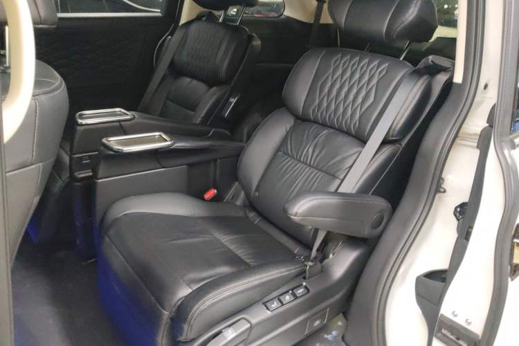 Used Honda Elysion 2022 2.0L eHEV Luxury Edition
