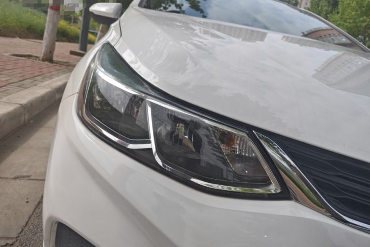 Used Chevrolet Cruze 2017 1.5L Automatic Pioneer Sunroof Edition Right Front Headlight