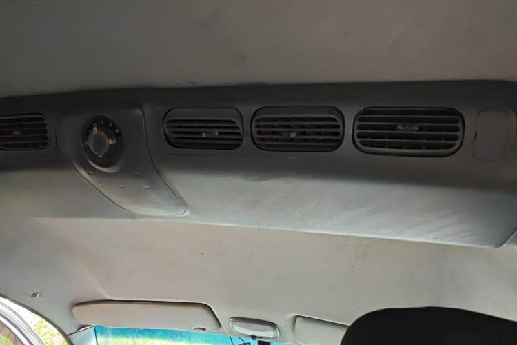 Used JAC Group Refine 2011 2.0L Shuttle Gasoline Standard Edition HFC4GA3 Headliner