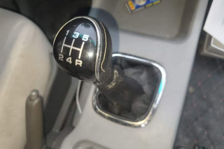 Used FORTHING Lingzhi 2016 M3L 1.6L 7-Seater Standard Model Gear Lever