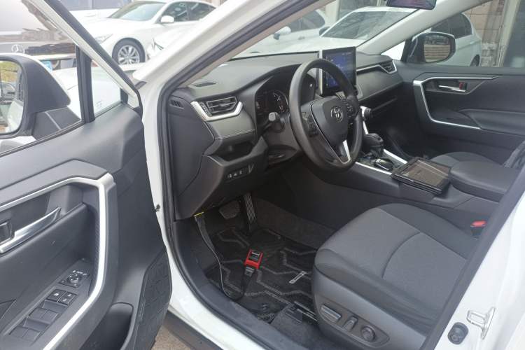 Used Toyota RAV4 2022 2.0L CVT Two-Wheel Drive Fashion Edition