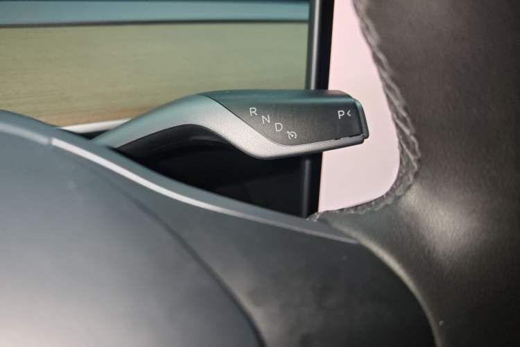 Used Tesla Model Y 2022 Long-Range All-Wheel-Drive Version