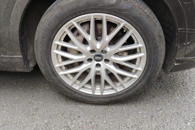 Used Audi Q7 2016 45 TFSI S line Sport Edition Right Front Wheel Hub