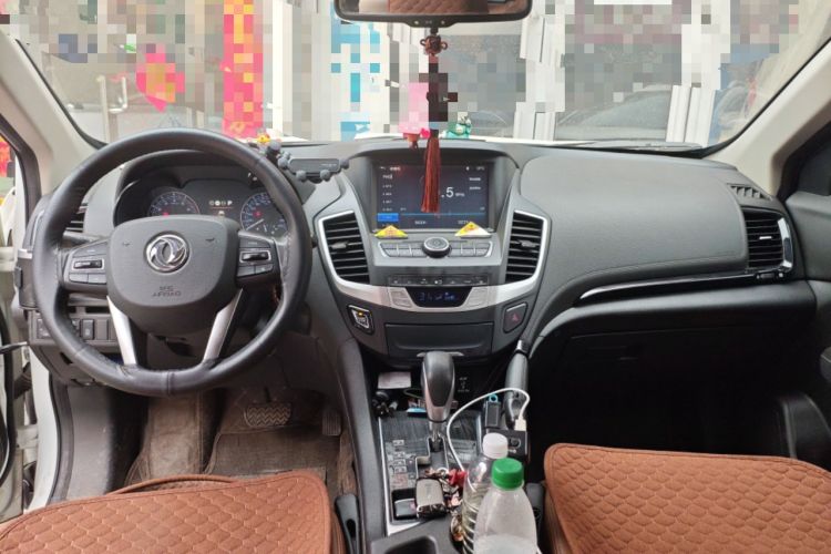 Used Dongfeng Fengdu MX5 2016 2.0L Automatic Flagship Edition Center Console