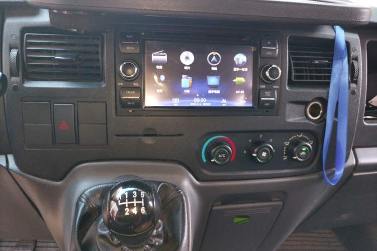 Used Ford Transit Custom 2016 2.2T Long-Wheelbase 6/7-Seater Mid-Roof Multi-Purpose Vehicle
