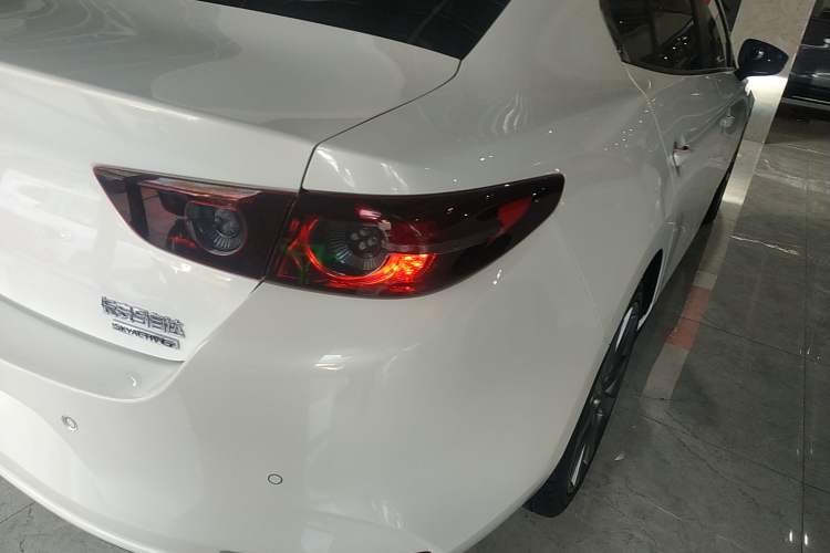 Used Mazda 3 Axela 2022 2.0L Automatic ZhiXuan Edition Exterior 3