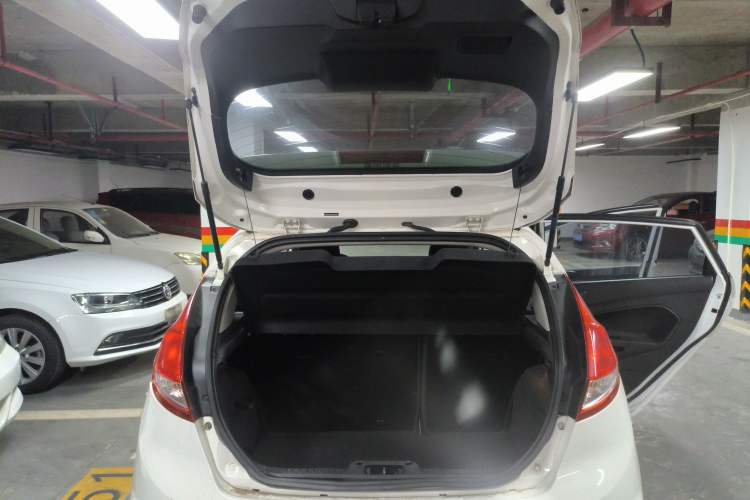 Used Ford Fiesta 2013 Hatchback 1.5L Automatic Fashion Edition Trunk