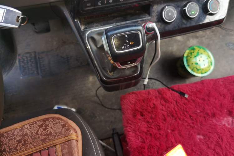 Used Dongfeng Yufeng Yufeng 2023 V9+ 2.0T Automatic Front-Drive Multi-Function Mid-Roof 7/8/9-Seater