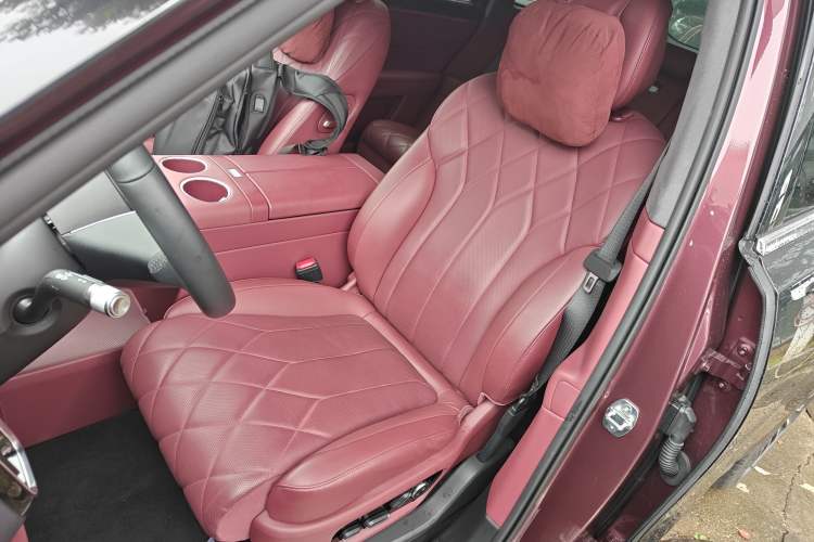 Used Hima AITO M8 2025 Extended-Range Ultra Version 53.4 kWh 5-Seater Edition Left Front Seat