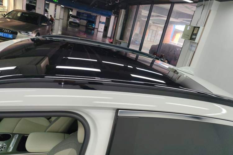 Used Genesis GV60 2023 Single-Motor Rear-Drive Luxury Edition Roof