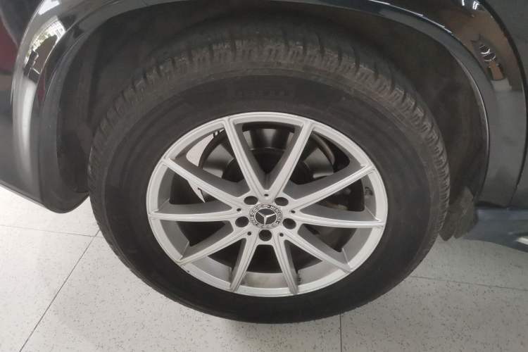 Used Mercedes-Benz GLE 2020 GLE 350 4MATIC Fashion Model Right Rear Wheel Hub