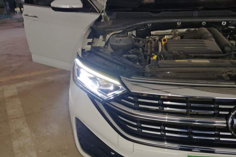 Used Volkswagen Sagitar 2023 280TSI DSG Beyond Lite Edition Right Front Headlight