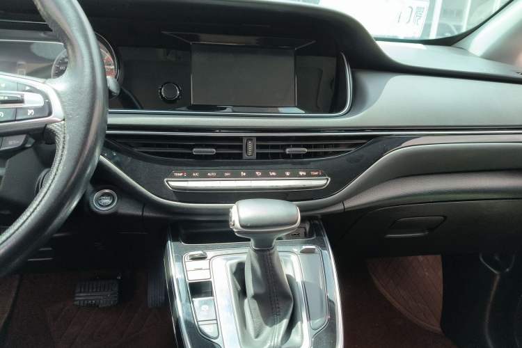 Used GAC Trumpchi M6 2021 270T DCT Luxury Edition (6-seater)
