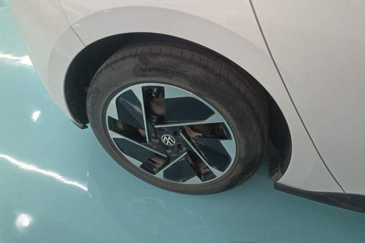 Used Volkswagen ID.3 2024 Intelligent Edition Right Rear Wheel Hub