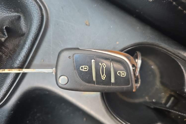 Used Kia K3 2013 1.6L Manual GLS Vehicle Key