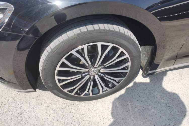 Used Volkswagen Phideon 2019 380TSI Two-Wheel Drive Business Edition China VI Standard
