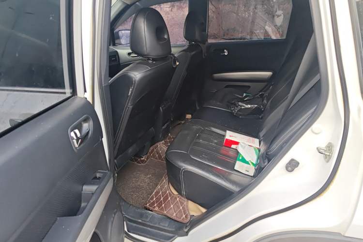 Used Dongfeng Fengdu MX6 2015 2.0L CVT 4x4 Dream Edition
