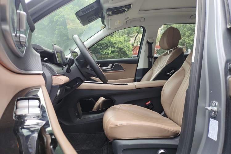Used Chery Tiggo 8 L 2024 2.0T Two-Wheel Drive Prestige Version 5 Seats