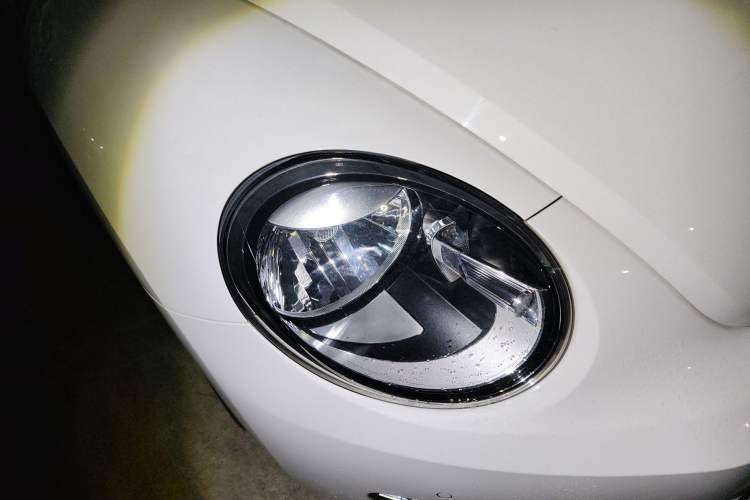 Used Volkswagen Beetle 2013 1.4TSI Luxury Model Right Front Headlight