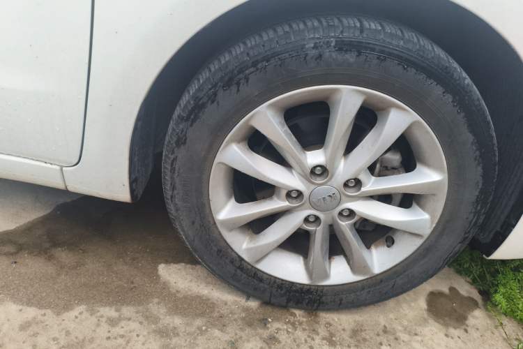 Used Kia K3 2016 1.6L Automatic GL Right Front Wheel Hub