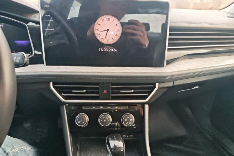 Used Volkswagen Sagitar 2023 300TSI DSG Excellence Edition Audio And AC Panel