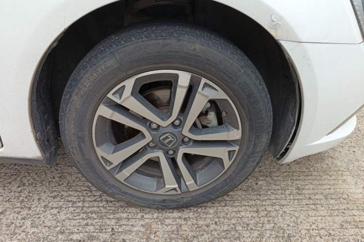 Used Luxgen 5 2015 1.8T Automatic ZhiZun Model
