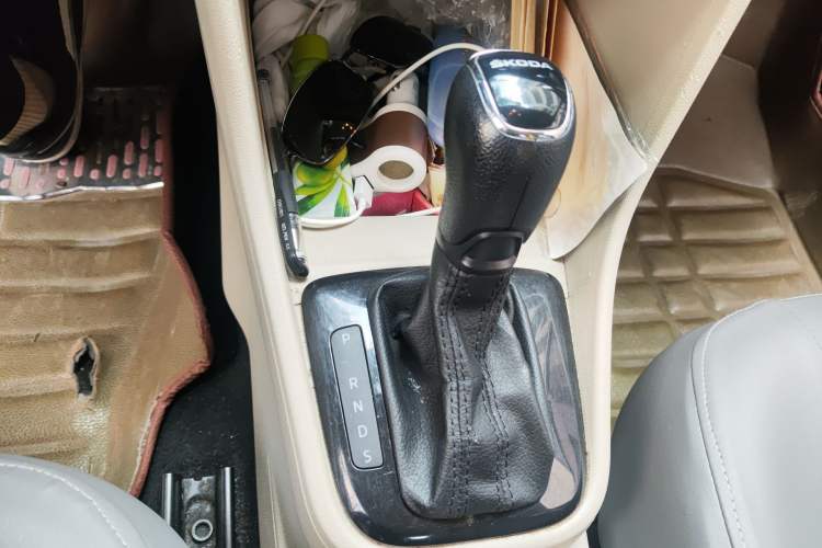 Used Skoda Rapid 2015 1.6L Automatic Smart Selection Model
