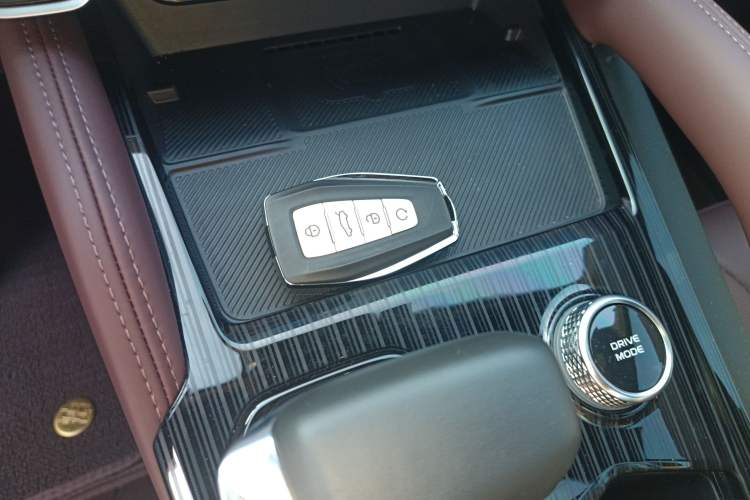 Used Geely Auto Monjaro L 2024 2.0TD High-Power Automatic Two-Wheel Drive Yunqi Version
