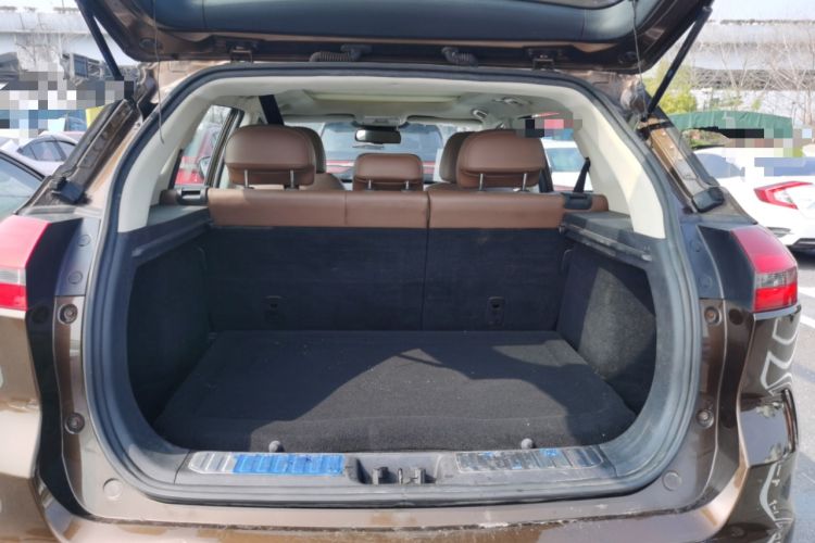 Used Geely Auto Emgrand X7 Sport 2016 1.8TD Automatic All-Wheel-Drive ZhiZun Edition Trunk