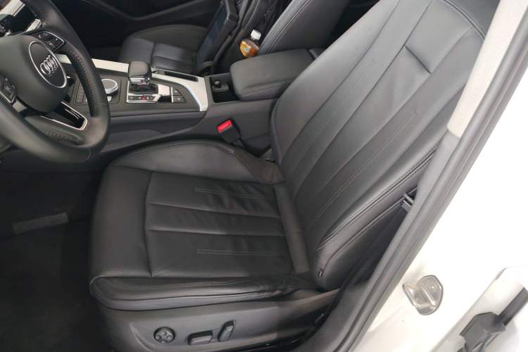 Used Audi A4L 2019 40 TFSI Fashion Edition China VI Emission Standard
