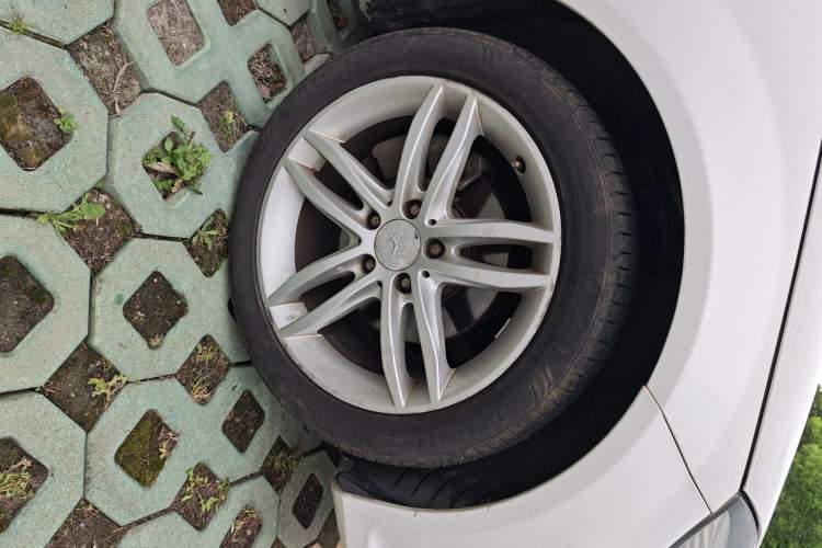 Used Mercedes-Benz C-Class 2013 C 260 CGI Fashion Model Right Front Wheel Hub